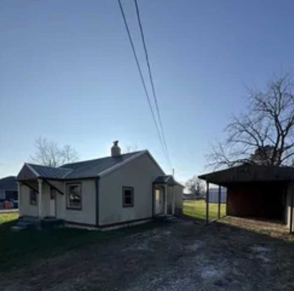 203 S Division St - Photo 2 of 21