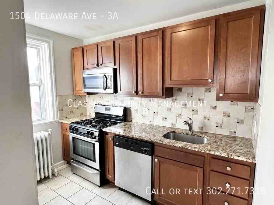 1504 Delaware Ave #3A - Photo 6 of 31