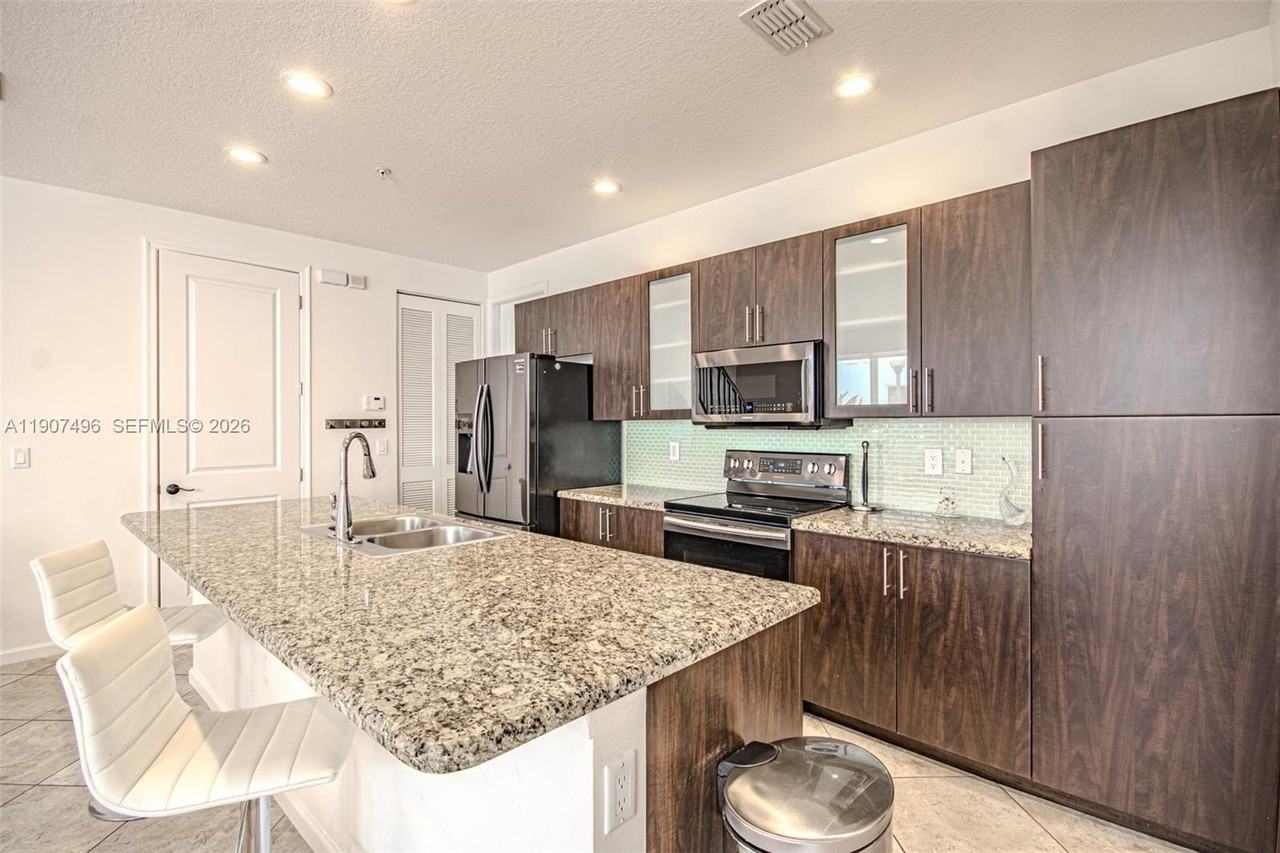 1430 Northwest 48th Drive - Photo 4 of 8