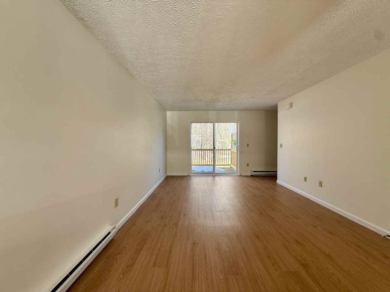 37 Oakwood Ter - Photo 3 of 12