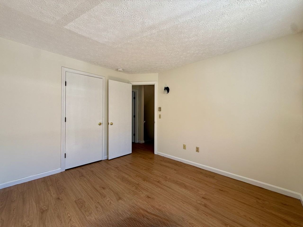 37 Oakwood Ter - Photo 7 of 12