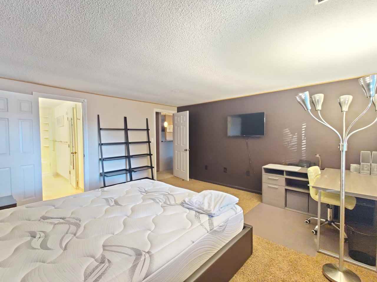 22 9th St #205 - Photo 3 of 40