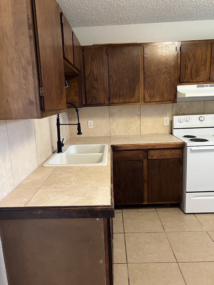 1621 Indian Trl #A - Photo 2 of 20