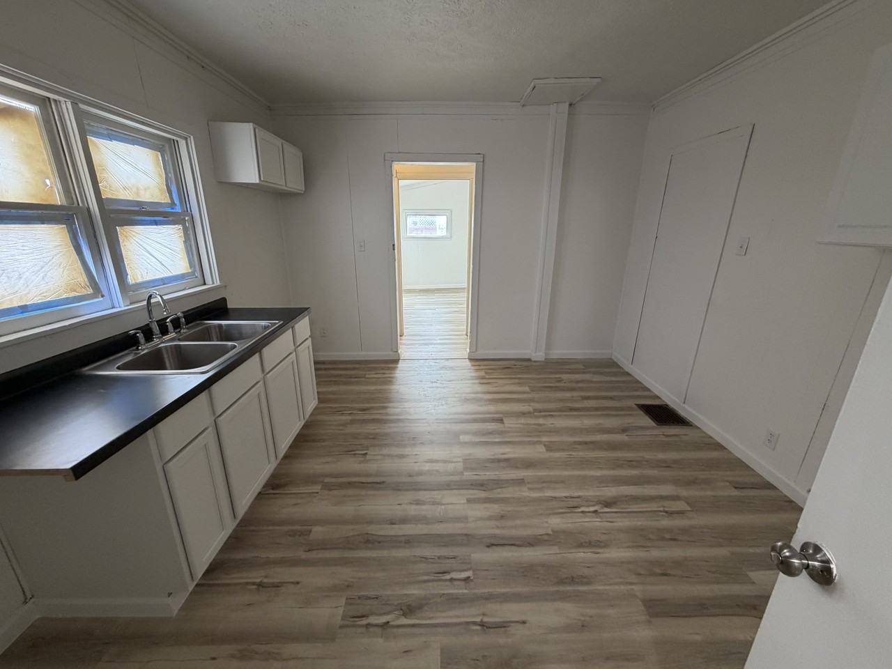 2900 S 13th St #3 - Photo 3 of 6