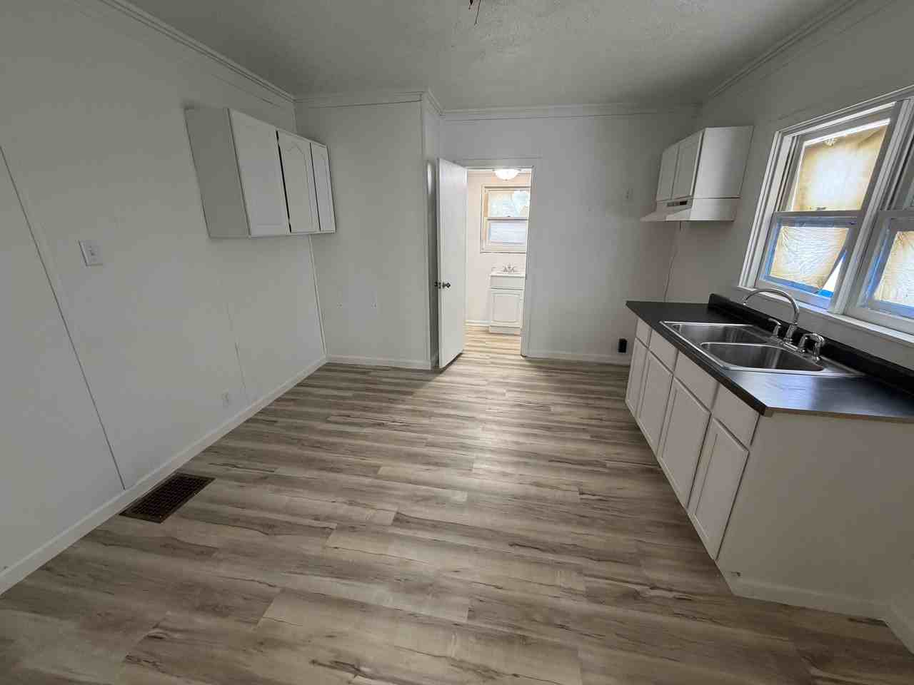 2900 S 13th St #3 - Photo 4 of 6