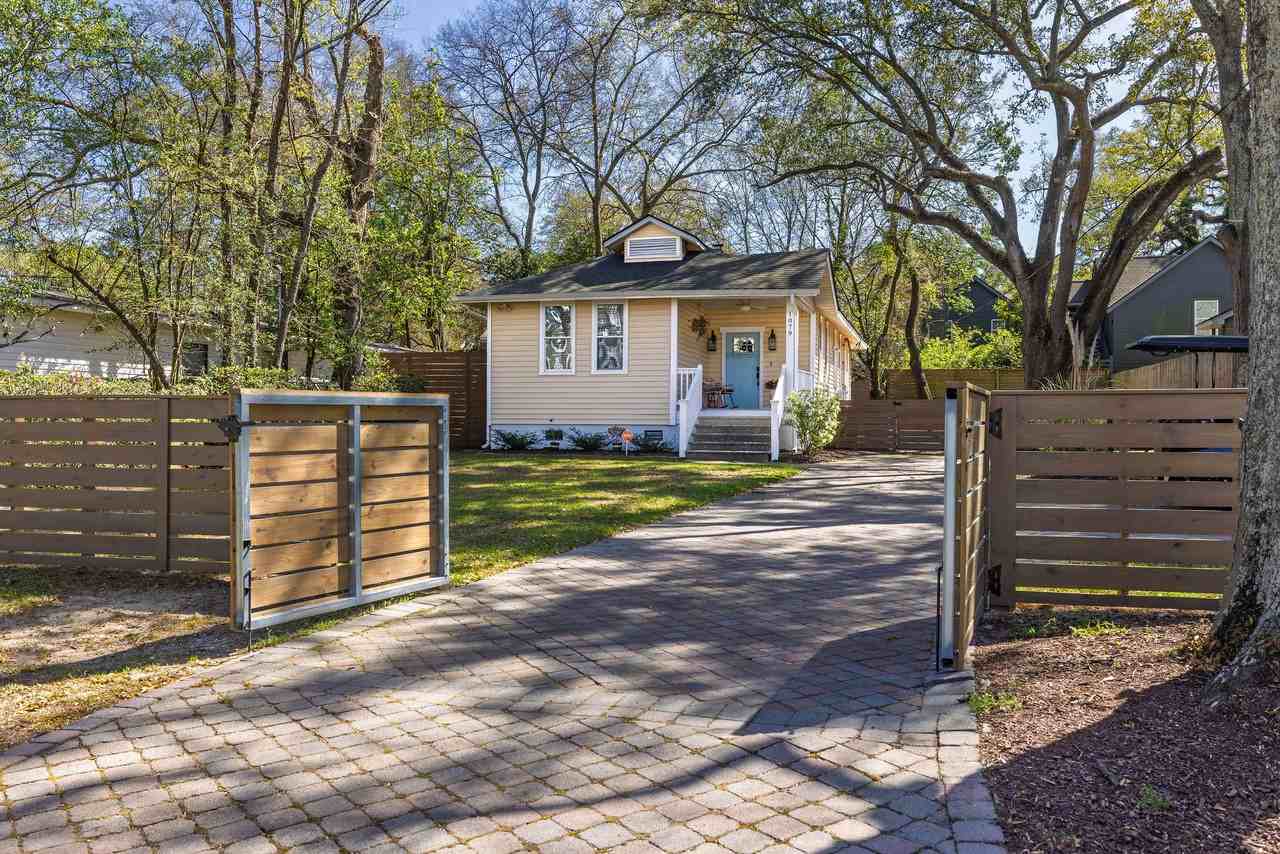 1079 Glenshaw St #NA - Photo 3 of 43