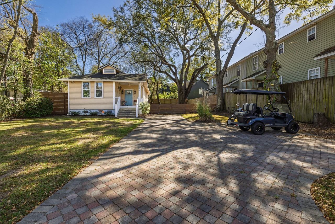 1079 Glenshaw St #NA - Photo 4 of 43