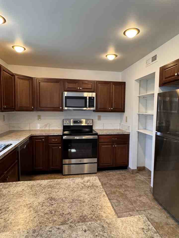 4709 Brimley Pl - Photo 5 of 19