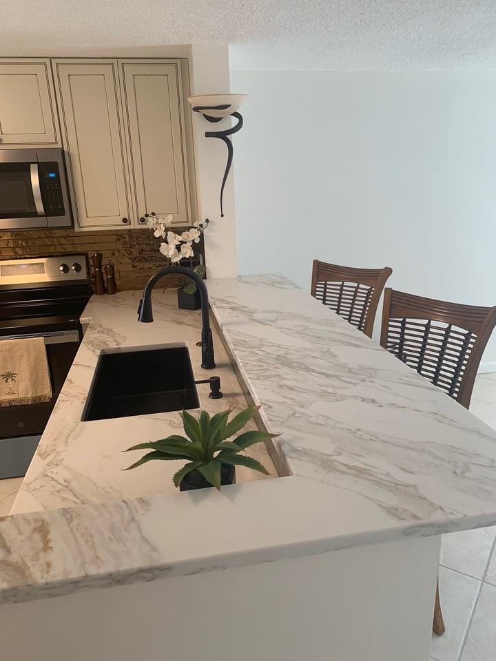 239 Sw 3rd St #239 - Photo 3 of 37