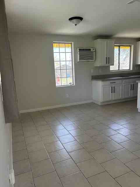 5588 S Gledhill Ave Apt A #NA - Photo 2 of 17