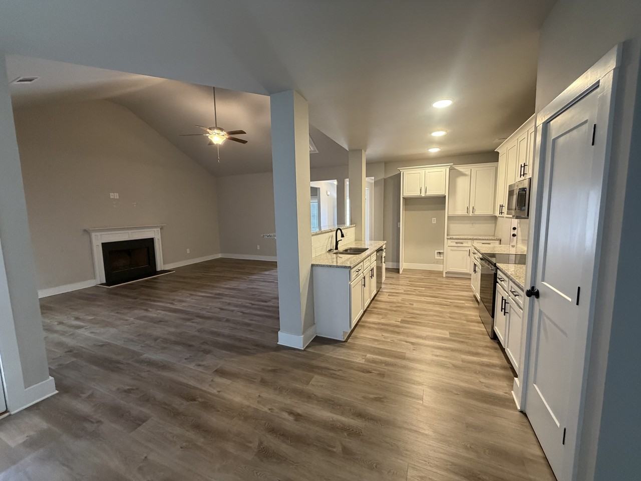 198 Railroad St #1 - Photo 4 of 14