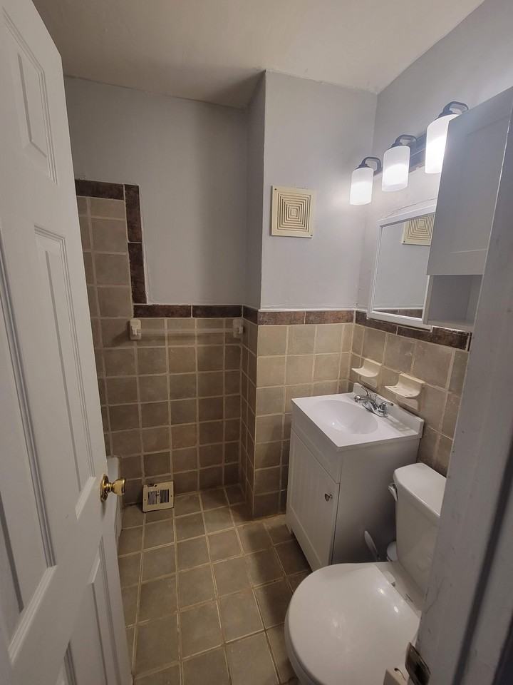 9448 Lansford St #1stFL - Photo 5 of 8