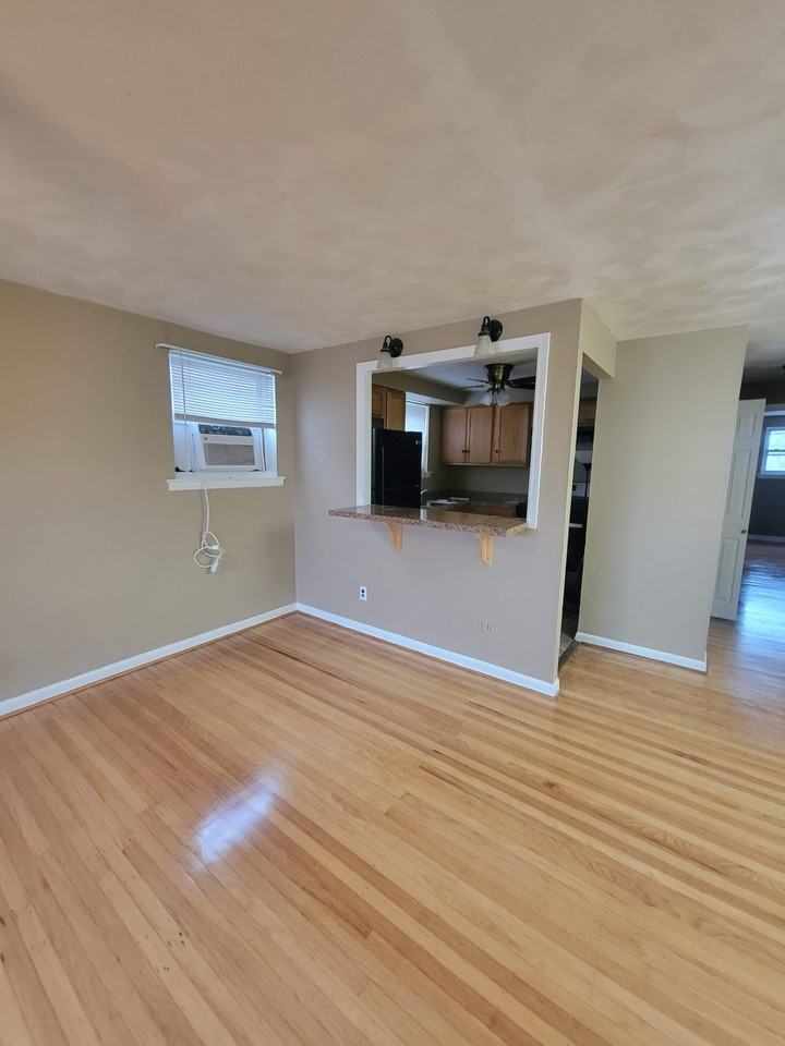 9448 Lansford St #1stFL - Photo 7 of 8