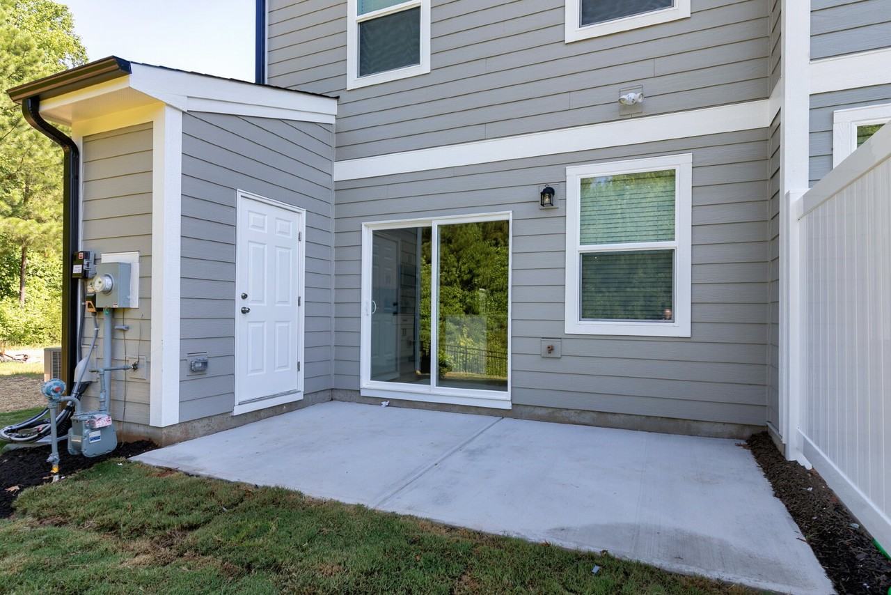 341 Old Grove Ln - Photo 5 of 38