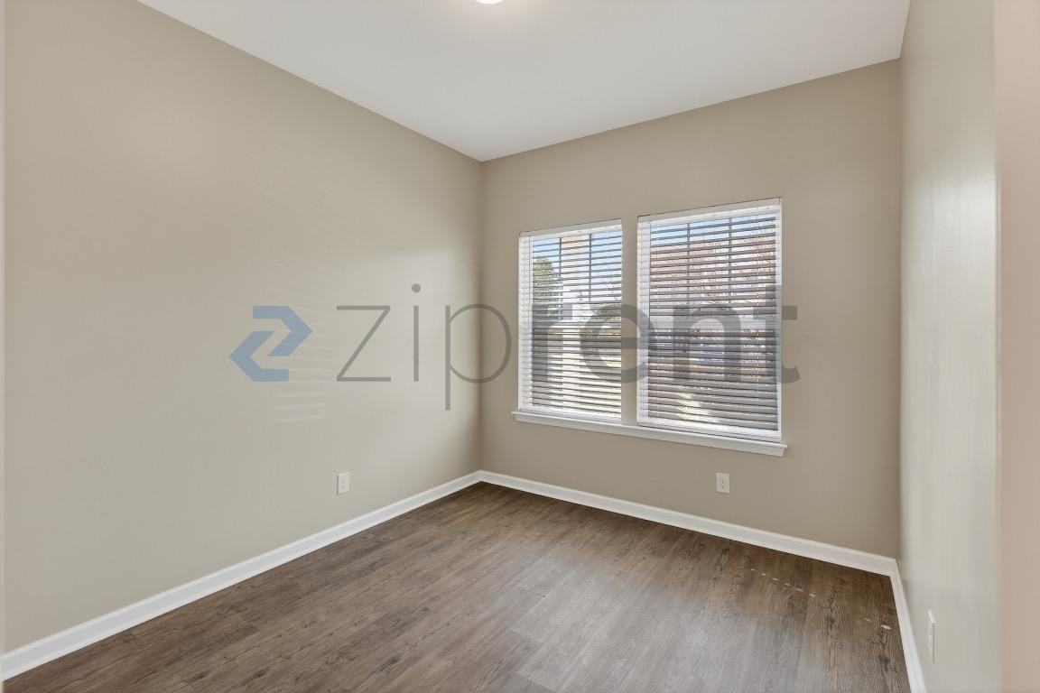 291 Ranlo Ave - Photo 2 of 25