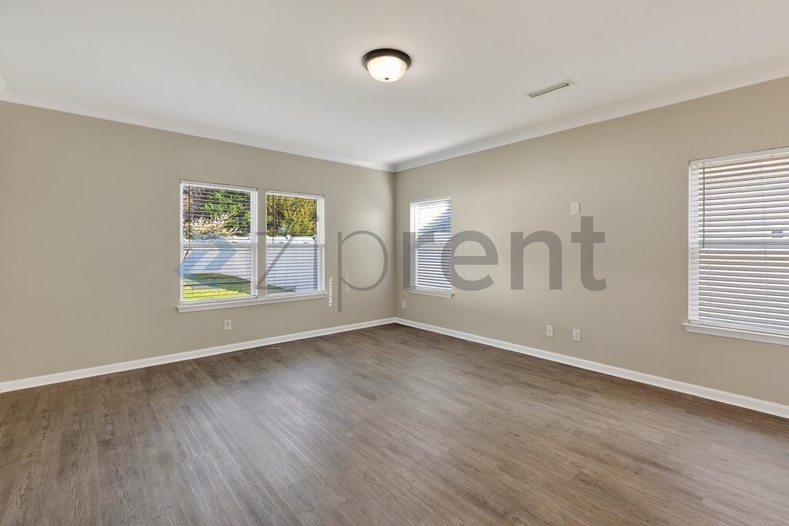 291 Ranlo Ave - Photo 5 of 25