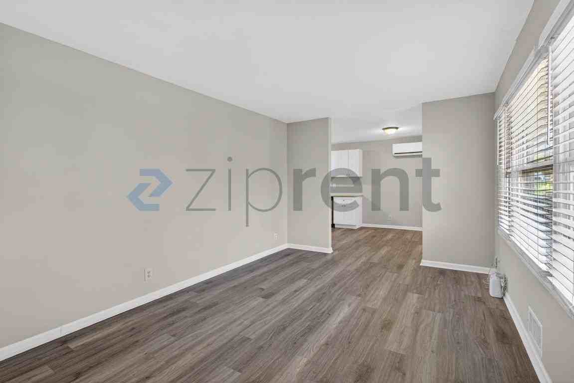 586 Oakside Dr Sw #A - Photo 5 of 20