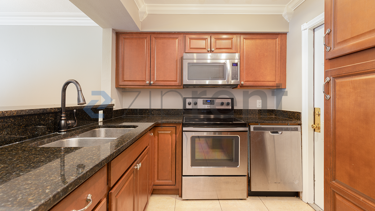 1123 Elmwood St #D - Photo 6 of 16