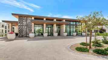 featured image of 6587 N Palmeraie Blvd Unit 2007