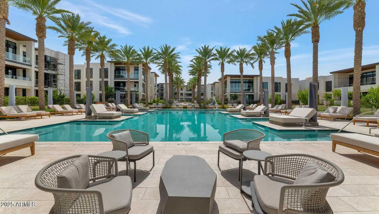 6587 N Palmeraie Blvd Unit 2007 - Photo 2 of 45