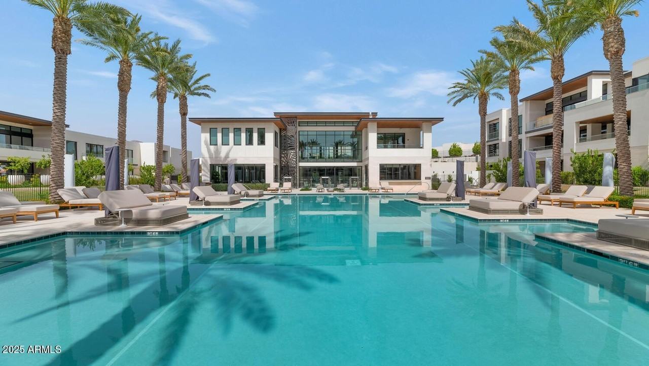 6587 N Palmeraie Blvd Unit 2007 - Photo 3 of 45