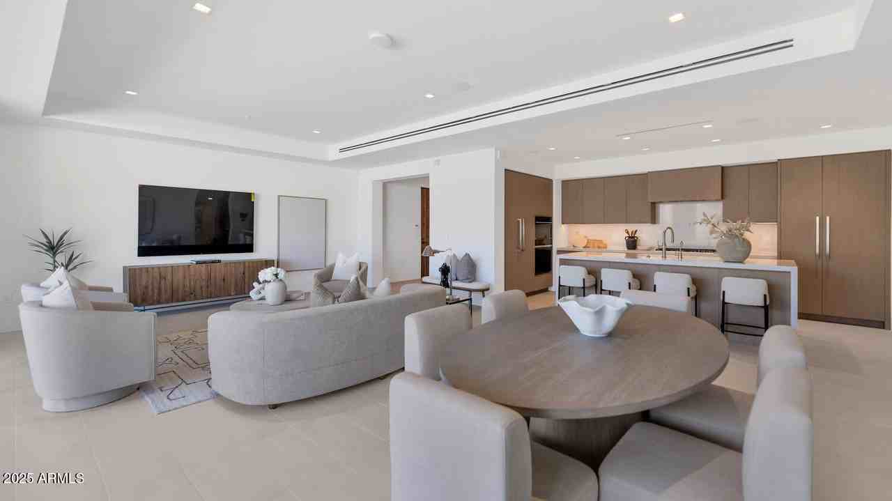 6587 N Palmeraie Blvd Unit 2007 - Photo 4 of 45