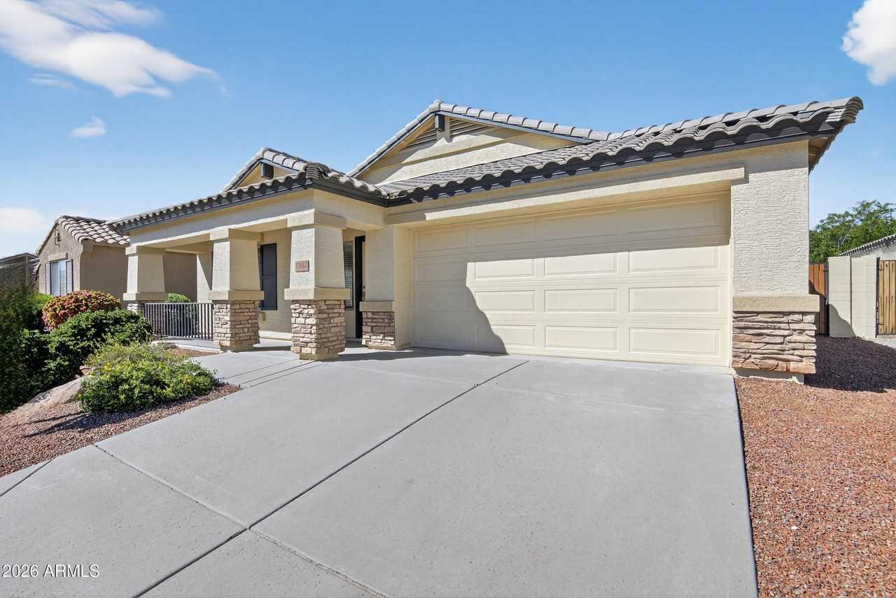 17662 W Charter Oak Rd - Photo 2 of 40