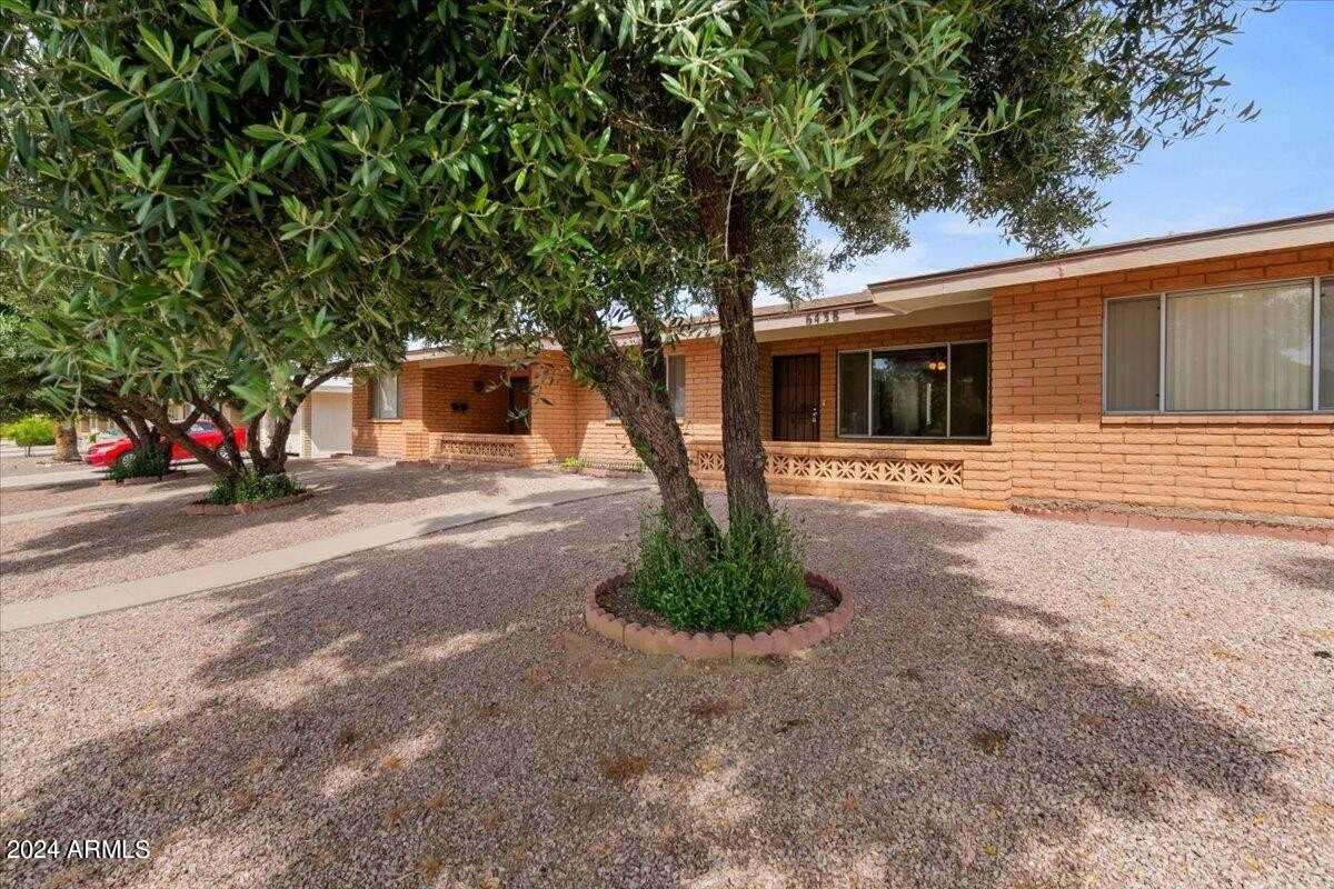 6438 E Butte St Apt 2 - Photo 4 of 27