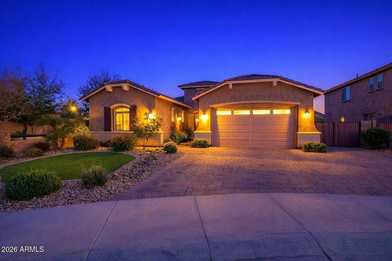 20399 E Mockingbird Dr - Photo 2 of 41