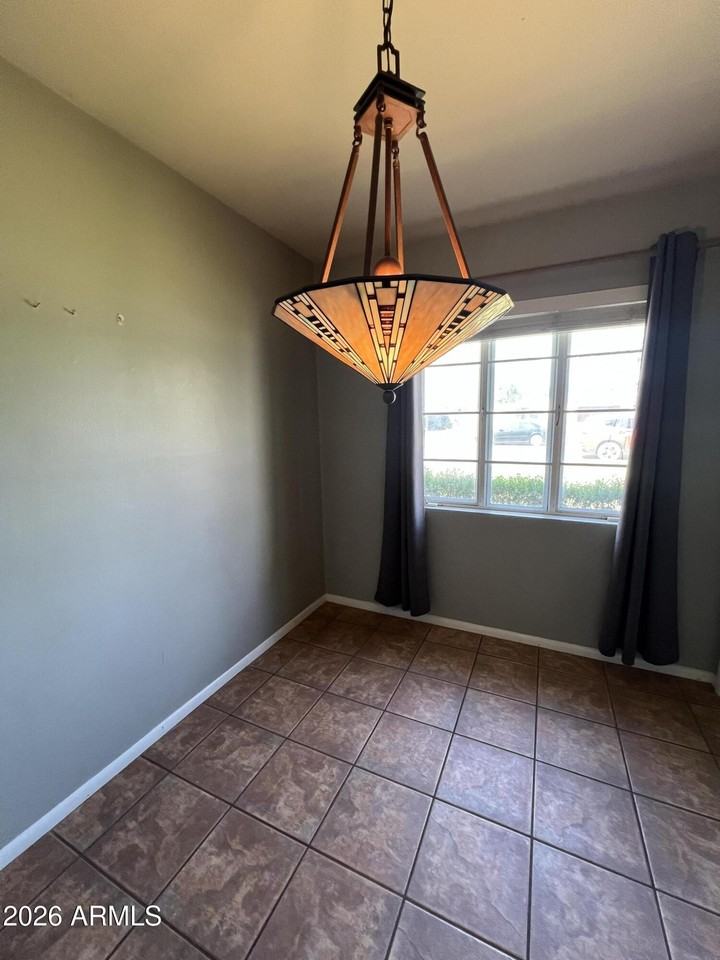 4121 E Edgemont Ave - Photo 6 of 28