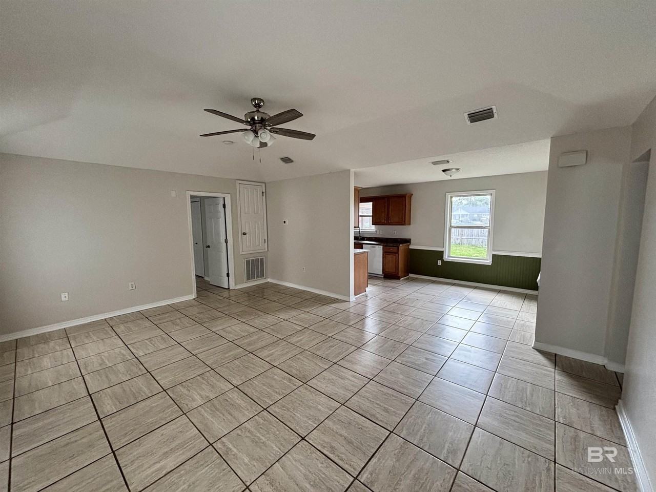 21711 Bartlett Ln - Photo 2 of 15