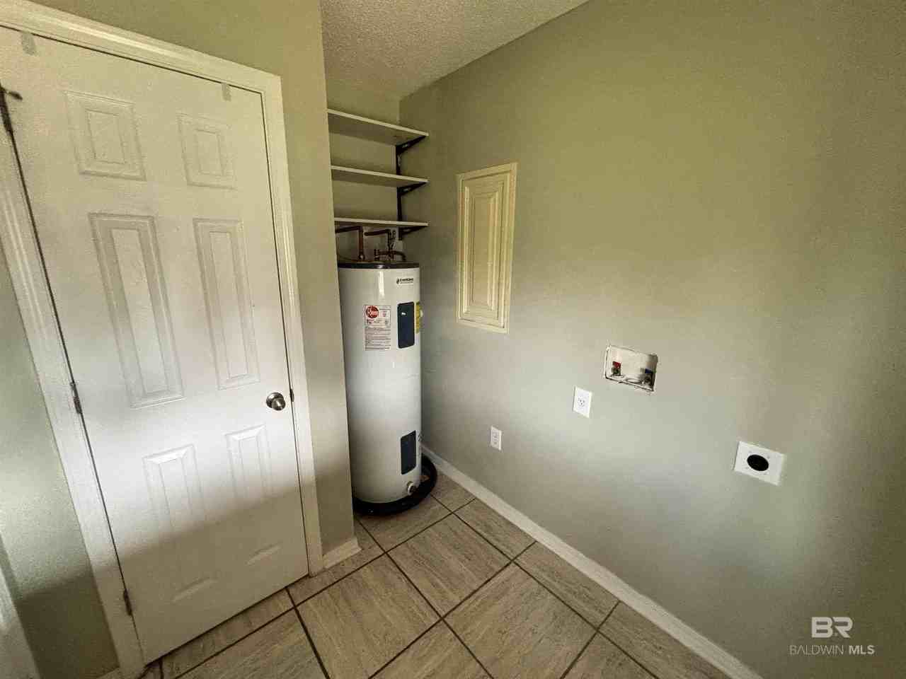 21711 Bartlett Ln - Photo 6 of 15