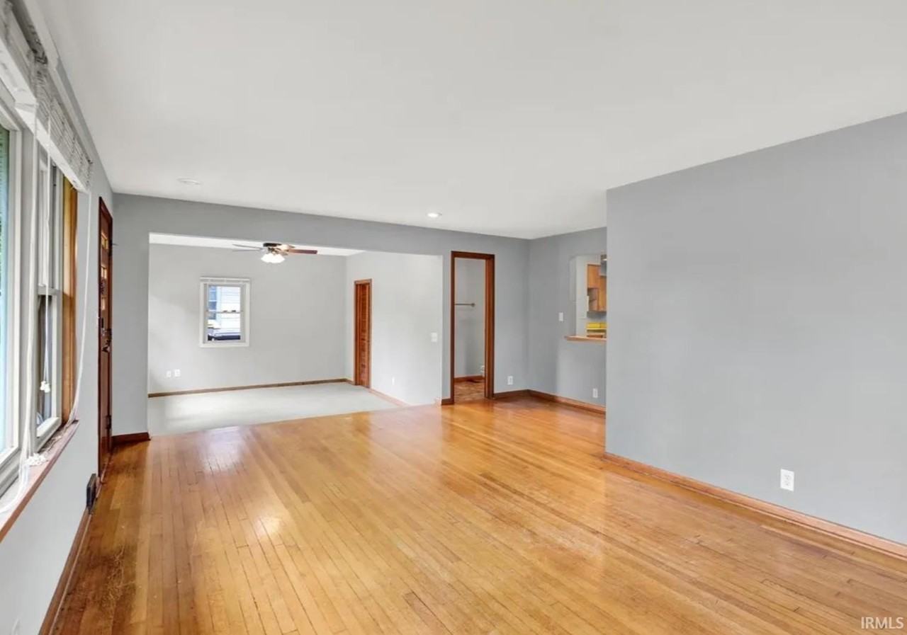 905 S Henderson St - Photo 5 of 26