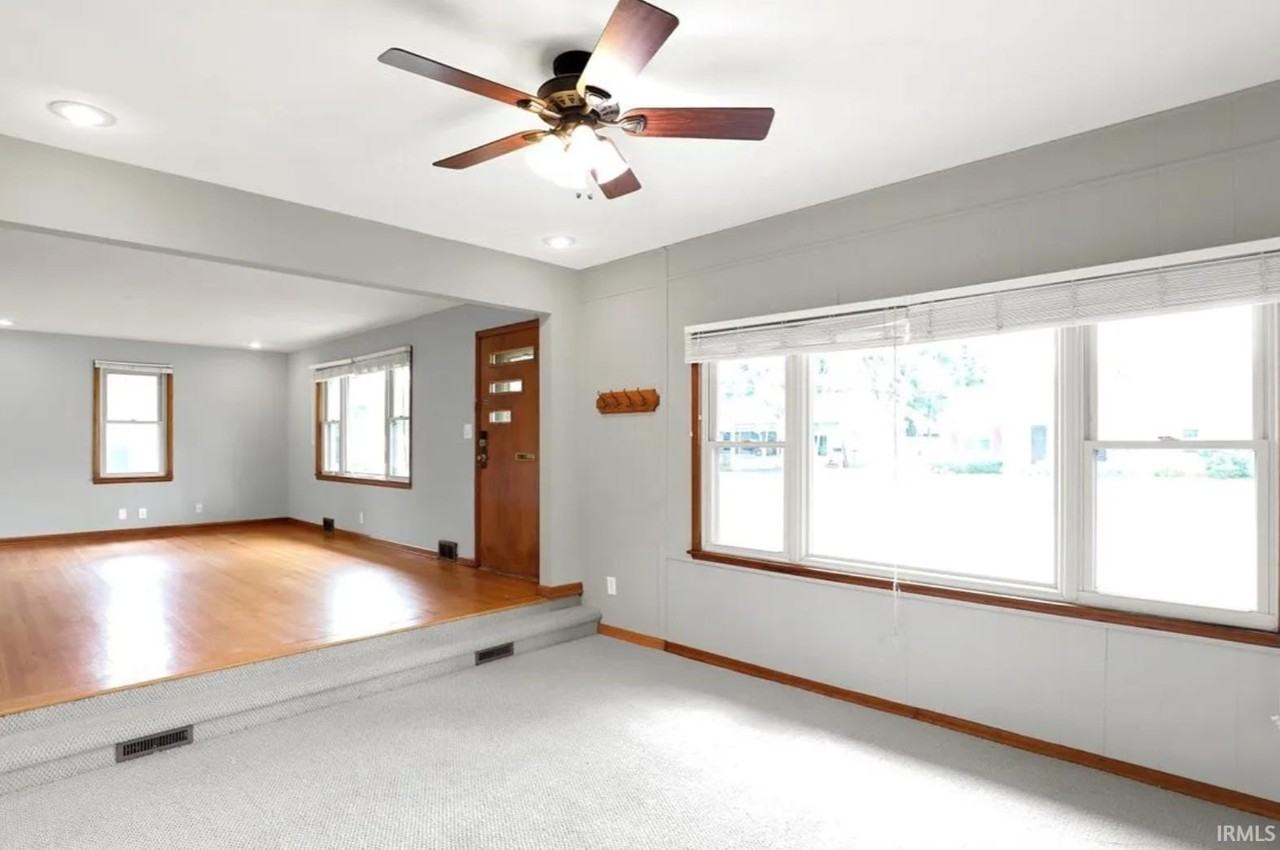 905 S Henderson St - Photo 6 of 26