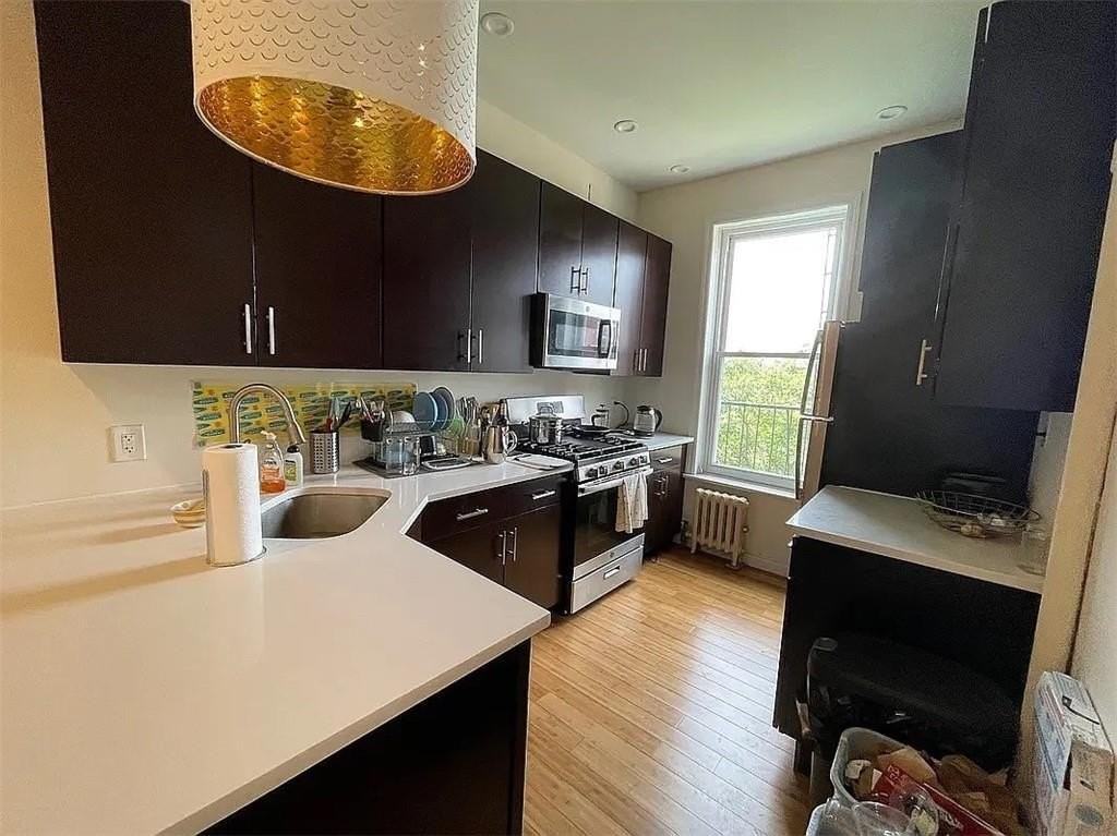 767 Park Pl #3R - Photo 2 of 10