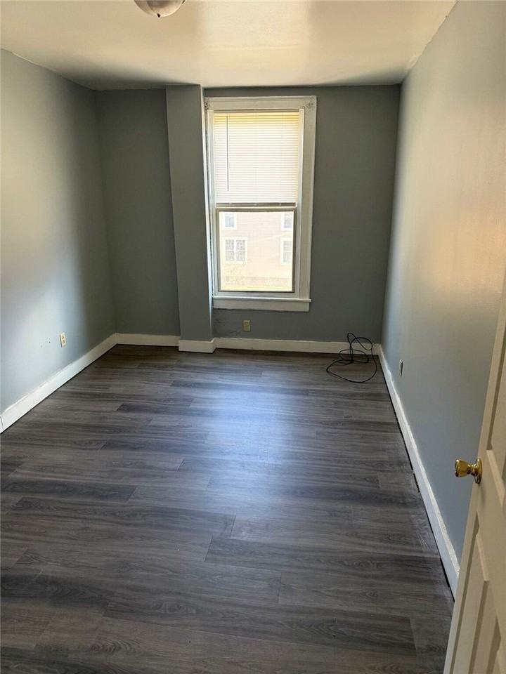 8 Greene St Apt 6 - Photo 3 of 6