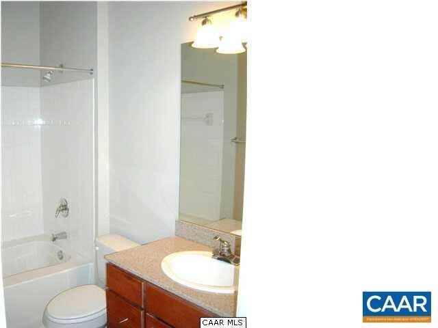 755 Walker Sq #3D - Photo 7 of 19