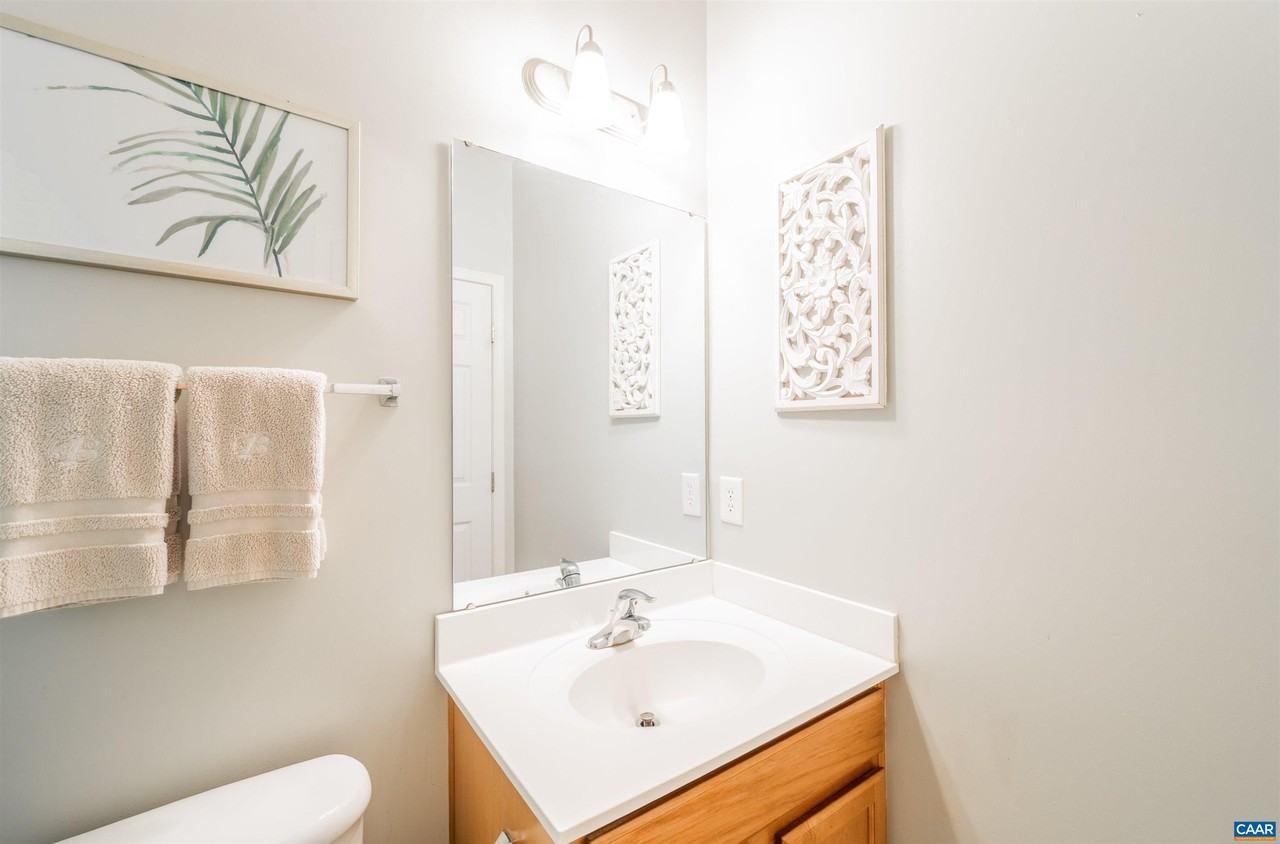 719 Rainier Rd - Photo 7 of 39