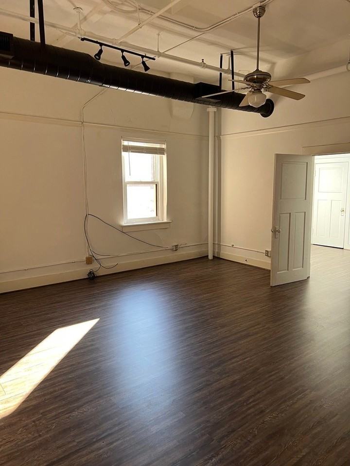 1106 Broadway Unit 1106c #1106C - Photo 6 of 22