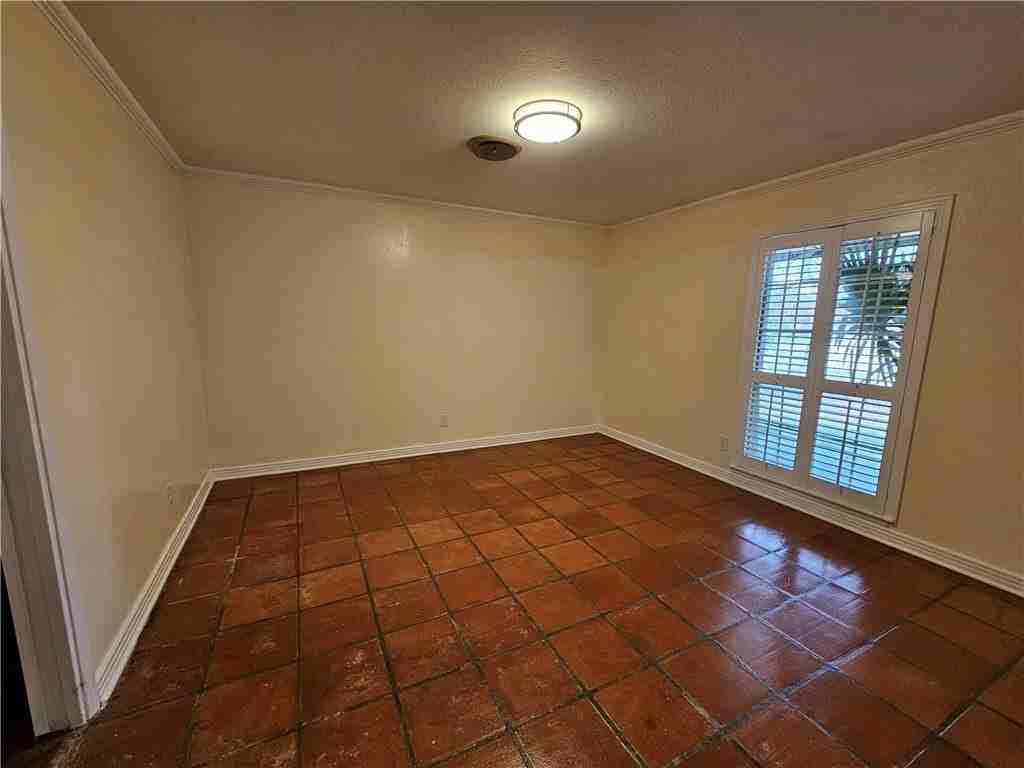 4825 Wooldridge Rd - Photo 4 of 21