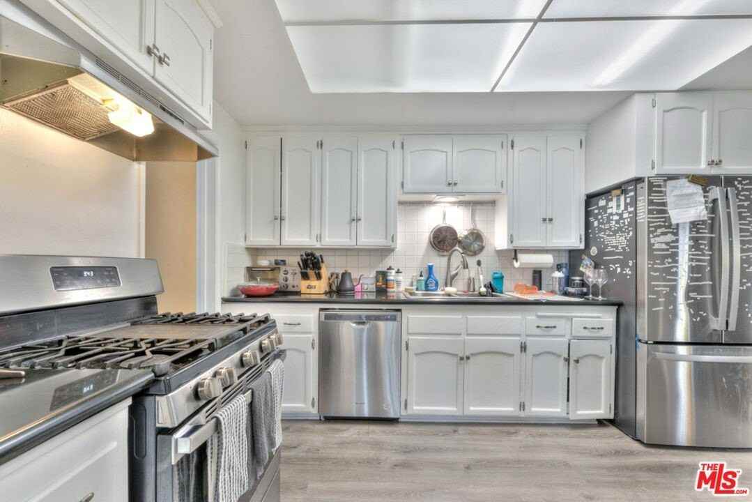 4905 Coolidge Ave - Photo 7 of 19