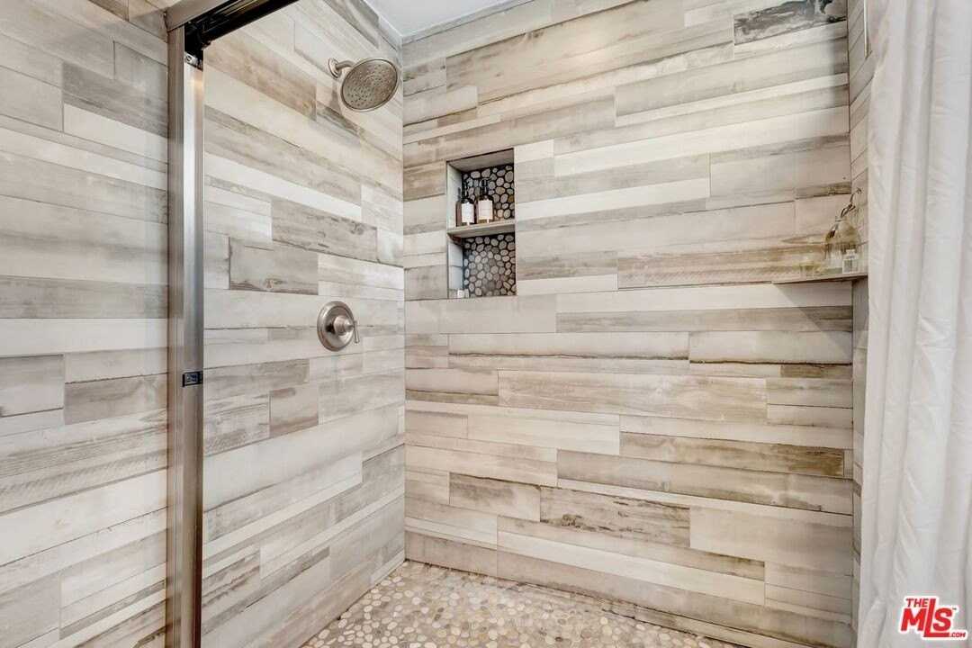 29231 Heathercliff Rd Apt 1 - Photo 7 of 20