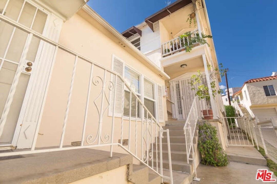 10773 Massachusetts Ave - Photo 2 of 10