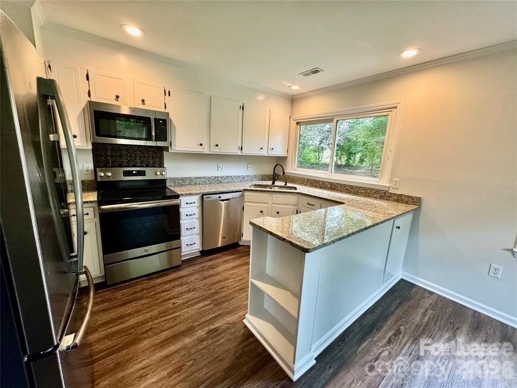 2423 Emstead Ct - Photo 6 of 22