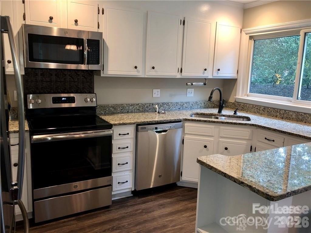 2423 Emstead Ct - Photo 7 of 22