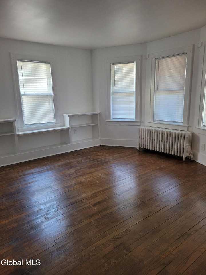 261 N Ballston Ave 1st Fl - Photo 5 of 13