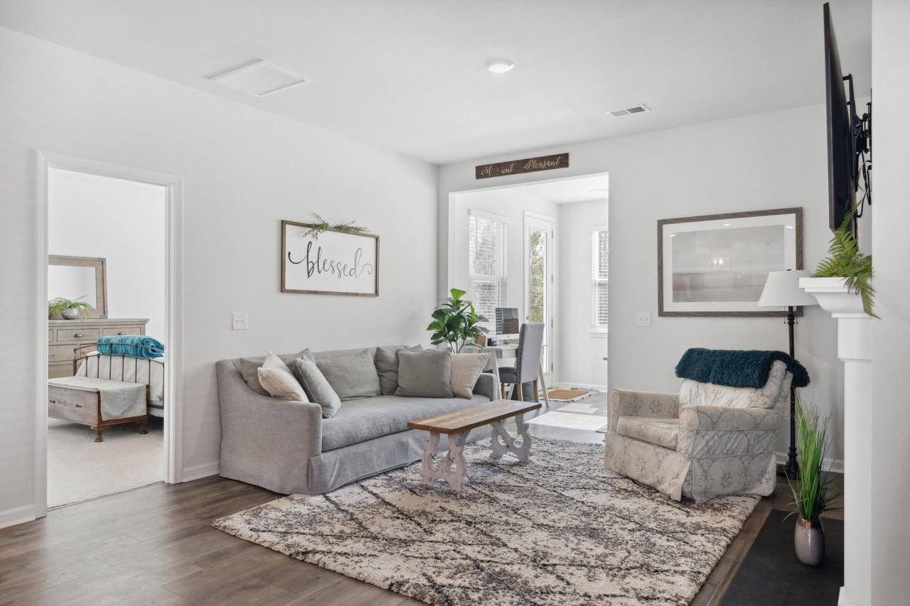 3921 Sawmill Ct - Photo 4 of 24