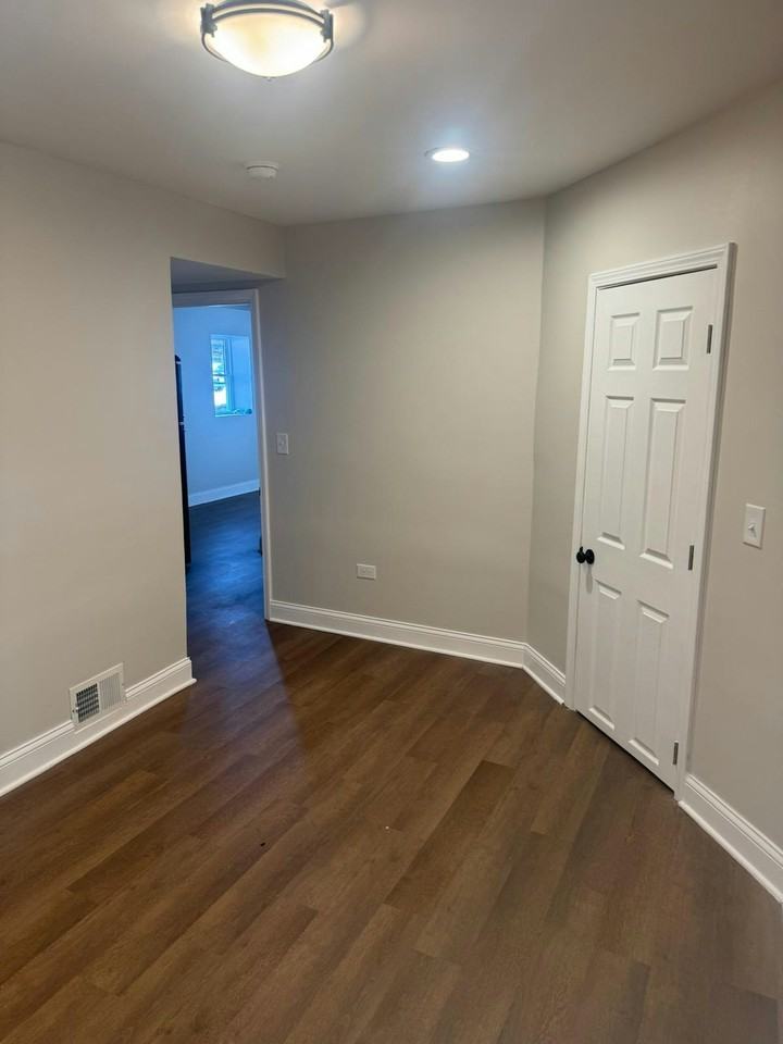 5910 South Michigan Avenue - Photo 6 of 8