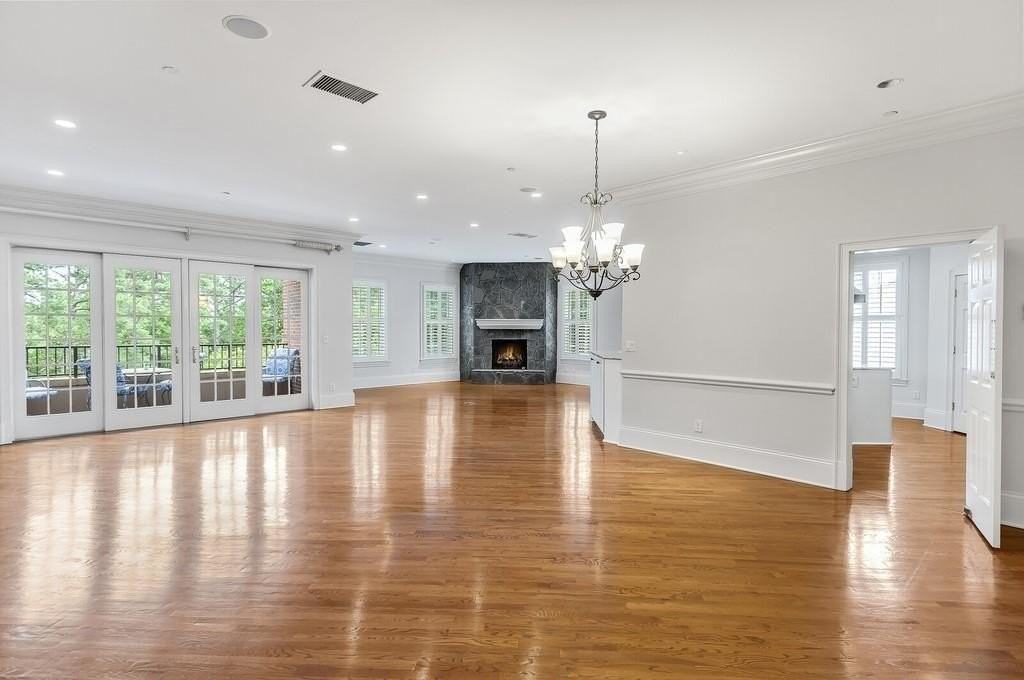 3657 Peachtree Rd Ne Apt 4b - Photo 3 of 31