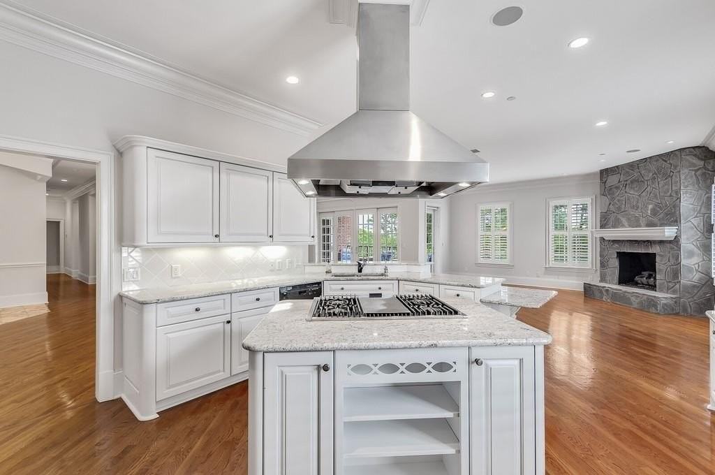 3657 Peachtree Rd Ne Apt 4b - Photo 7 of 31